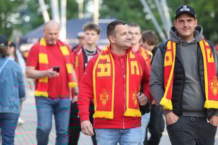 Kibice przed Stadionem Olimpijskim przed meczem Betard Sparta Wrocław - Włókniarz Częstochowa - 30 maja 2025 r.