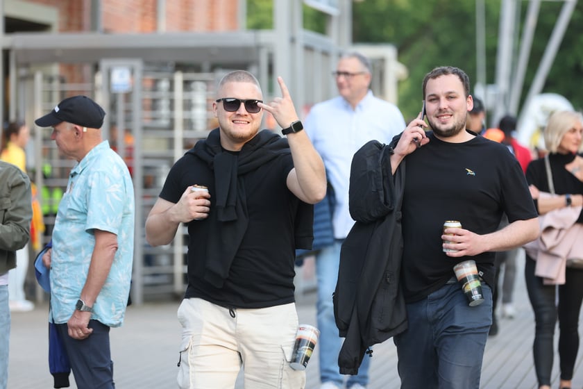 Kibice przed Stadionem Olimpijskim przed meczem Betard Sparta Wrocław - Włókniarz Częstochowa - 30 maja 2025 r.