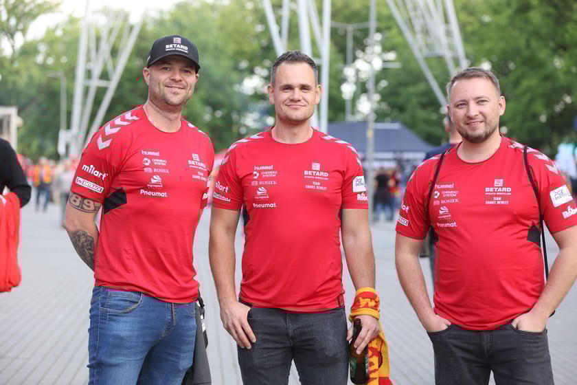 Kibice przed Stadionem Olimpijskim przed meczem Betard Sparta Wrocław - Włókniarz Częstochowa - 30 maja 2025 r.