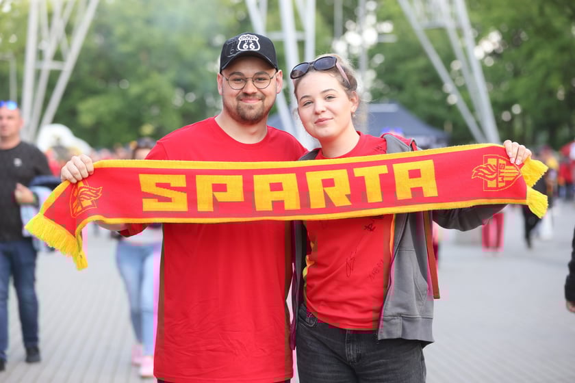 Kibice przed Stadionem Olimpijskim przed meczem Betard Sparta Wrocław - Włókniarz Częstochowa - 30 maja 2025 r.