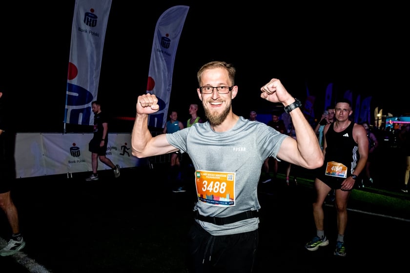Uczestnicy 11. PKO Nocnego Wrocław Półmaratonu