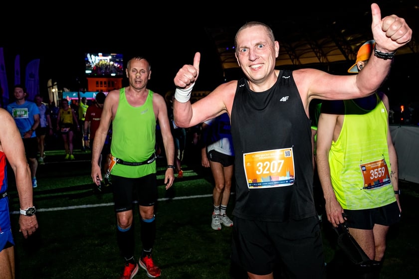 Uczestnicy 11. PKO Nocnego Wrocław Półmaratonu