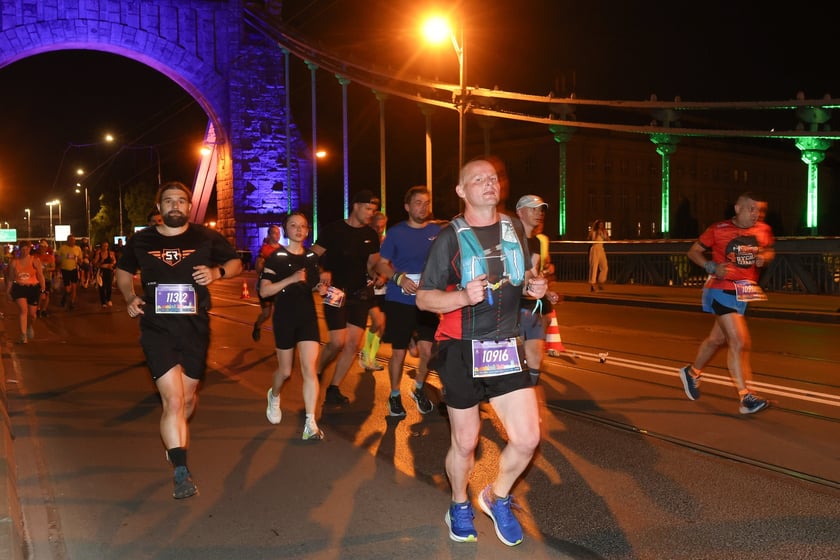11. PKO Nocny Wrocław Półmaraton - zdjęcia biegaczy