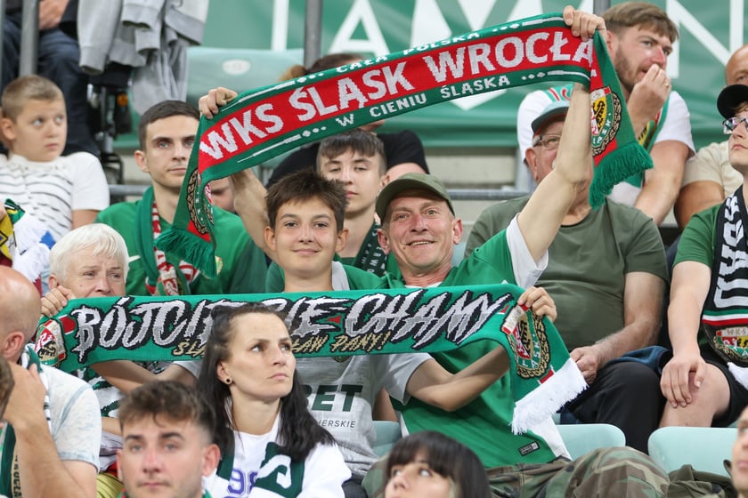 Kibice na Tarczyński Arena na meczu Śląska Wrocław z Miedzią Legnica