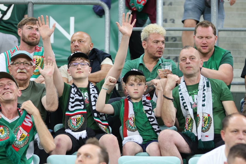 Kibice na Tarczyński Arena na meczu Śląska Wrocław z Miedzią Legnica