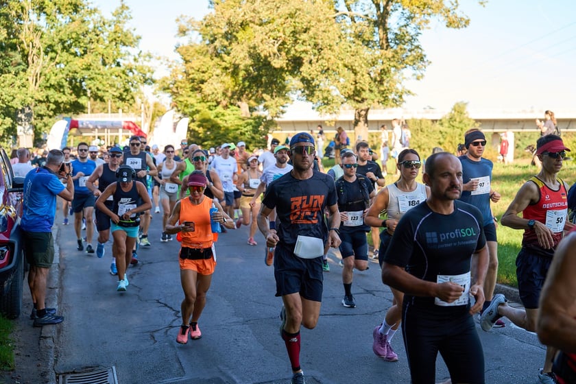 Orthos H2O P&oacute;łmaraton 2025