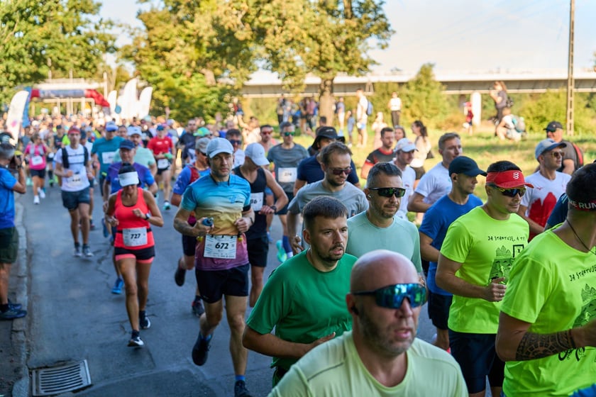 Orthos H2O P&oacute;łmaraton 2025