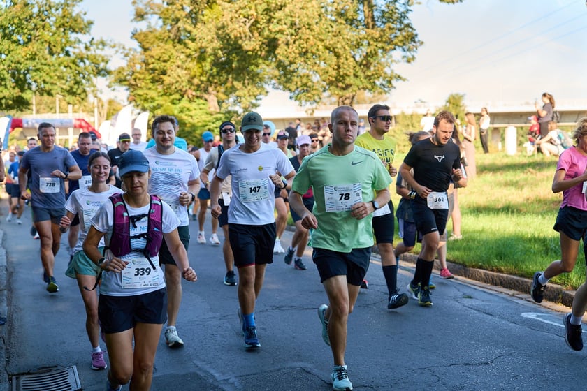 Orthos H2O P&oacute;łmaraton 2025