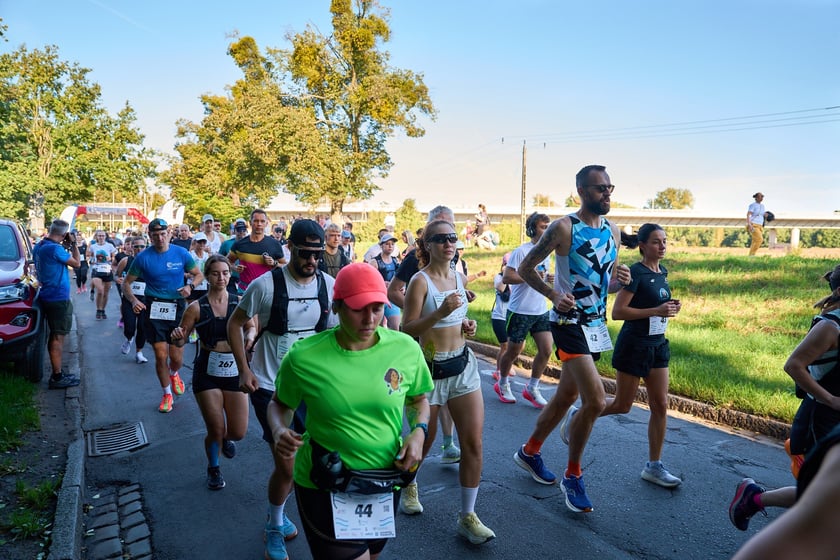 Orthos H2O P&oacute;łmaraton 2025