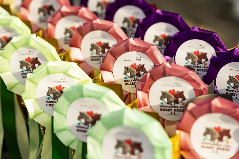 Ostatni dzień wyścigowy 11 listopada na wrocławskich Partynicach