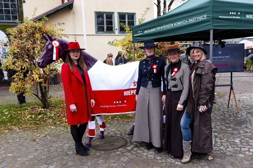 Ostatni dzień wyścigowy 11 listopada na wrocławskich Partynicach