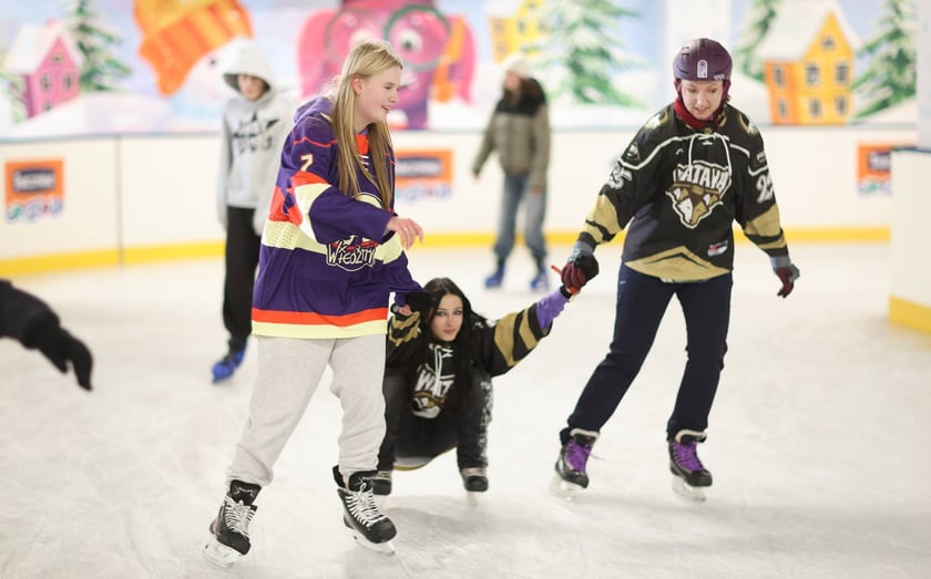 Sobotę 22 listopada 2025 r. ruszyło lodowisko na Tarczyński Arenie