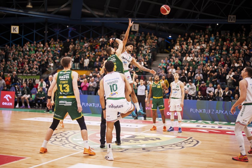 Powiększ obraz: Mecz koszykówki - Śląsk Wrocław - Zastal Zielona Góra - 2 stycznia 2026 r., hala Orbita