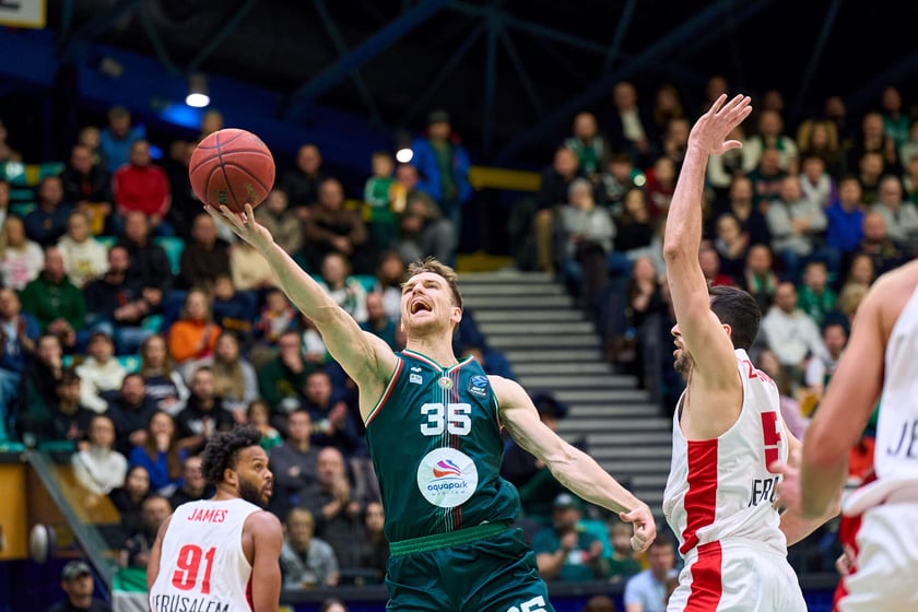 Powiększ obraz: Mecz koszykówki Śląsk Wrocław - Hapoel Midtown Jerozolima 6 stycznia w hali Orbita.