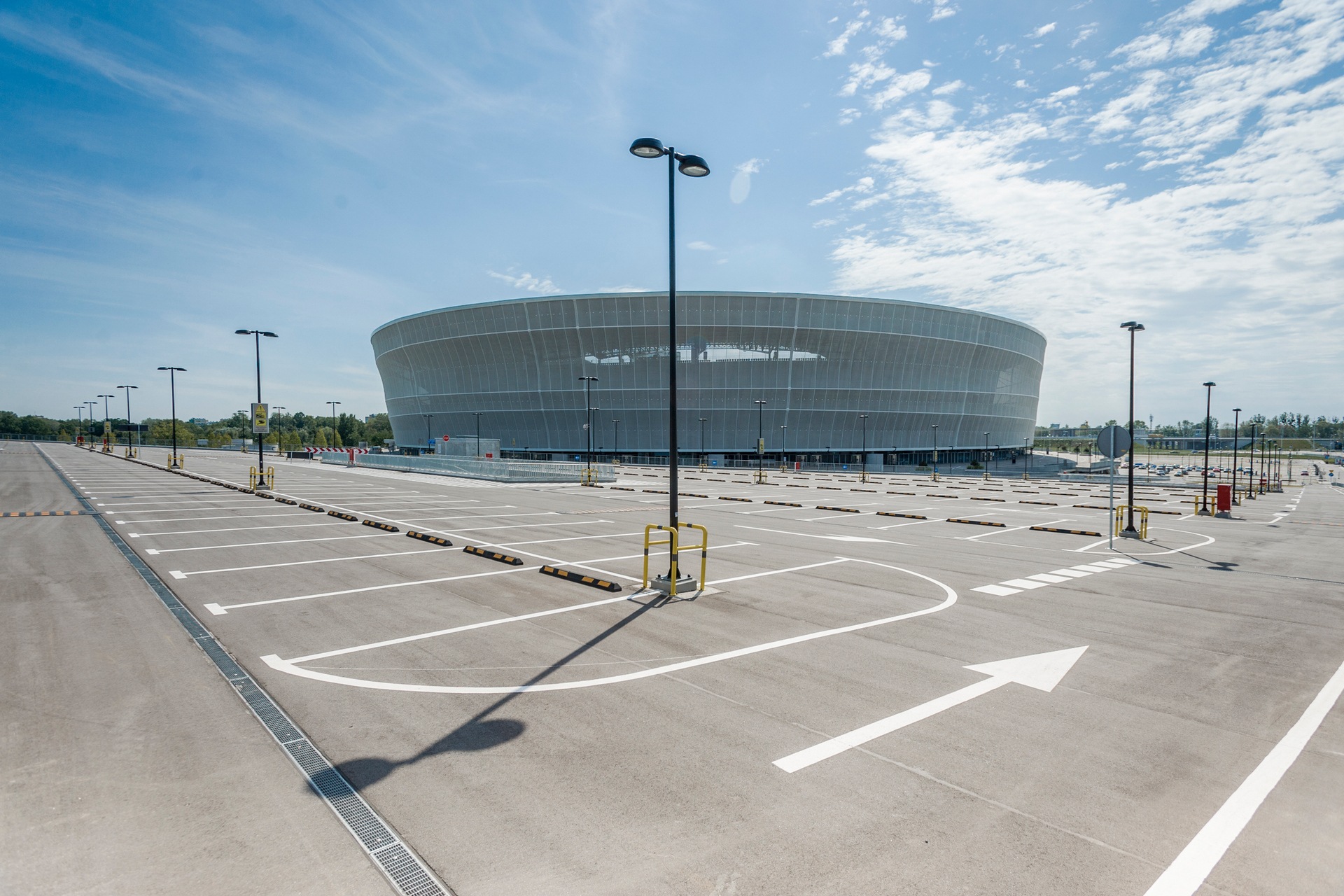 Na parkingu wrocławskiego stadionu pod koniec 2022 roku pojawi się 1240 paneli fotowoltaicznych