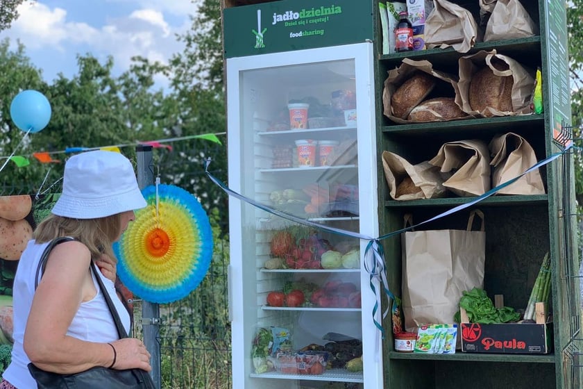 Na Iwinach pod koniec lipca 2022 r. stanęła kolejna jadłodzielnia Foodsharing Wrocław