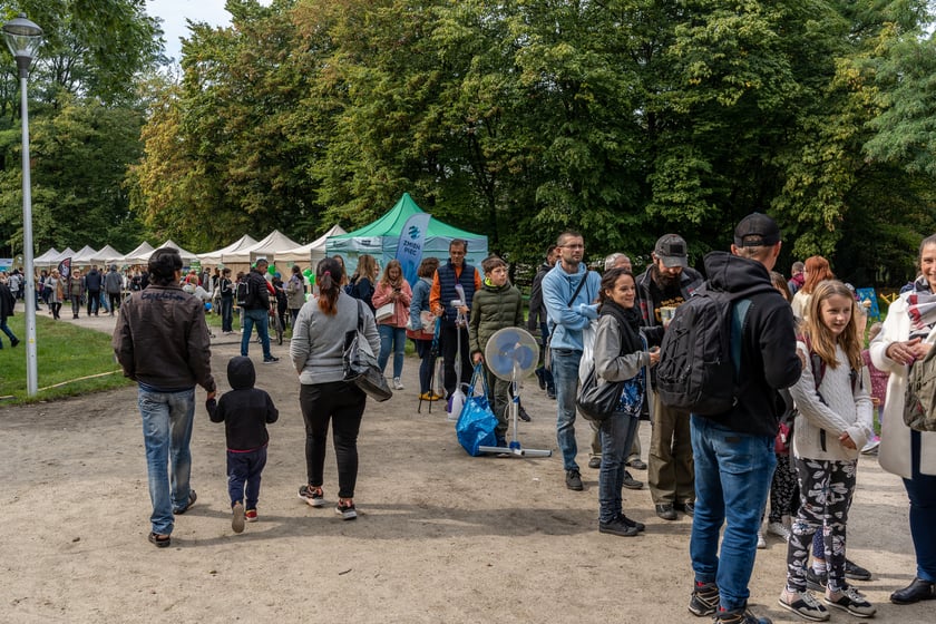 Zielony piknik w Parku Zachodnim, czyli Sobota z Zielonym Wrocławiem cieszył się dużą popularnością. Do parku Zachodniego przyszły tysiące osób