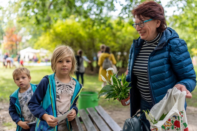 Zielony piknik w Parku Zachodnim, czyli Sobota z Zielonym Wrocławiem cieszył się dużą popularnością. Do parku Zachodniego przyszły tysiące osób