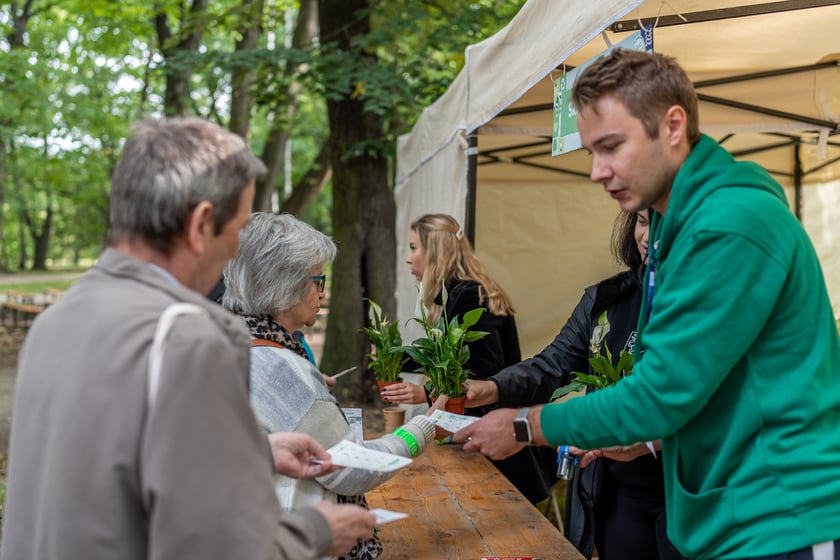Zielony piknik w Parku Zachodnim, czyli Sobota z Zielonym Wrocławiem cieszył się dużą popularnością. Do parku Zachodniego przyszły tysiące osób
