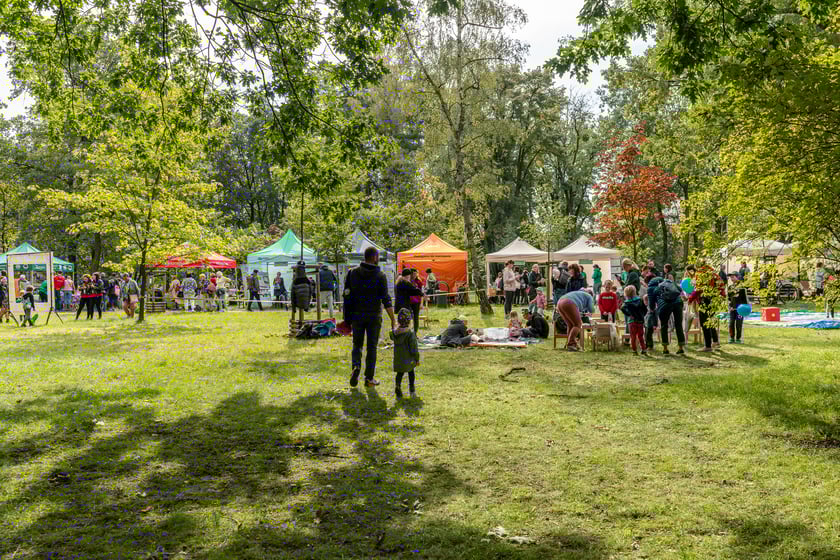 Zielony piknik w Parku Zachodnim, czyli Sobota z Zielonym Wrocławiem cieszył się dużą popularnością. Do parku Zachodniego przyszły tysiące osób