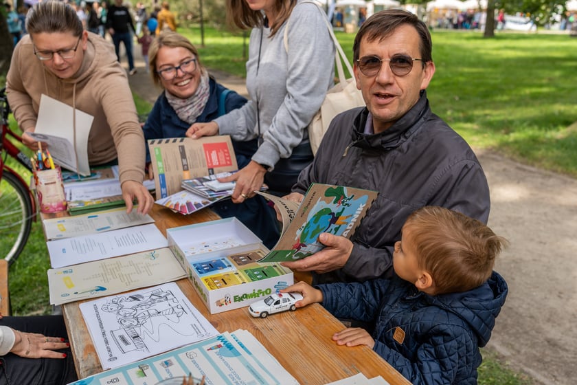 Zielony piknik w Parku Zachodnim, czyli Sobota z Zielonym Wrocławiem cieszył się dużą popularnością. Do parku Zachodniego przyszły tysiące osób