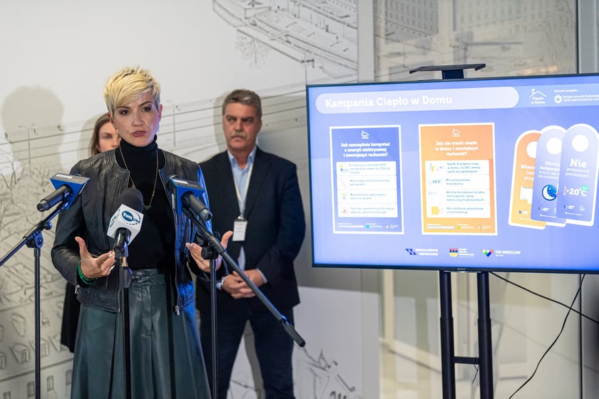 Na zdjęciu konferencja informująca o starcie kampanii - Ciepło w Domu