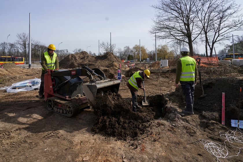 Tak powstaje park na Nowym Dworze przy ul. Rogowskiej. Dzięki temu pętla autobusowo-tramwajowa kończąca TAT będzie dużo bardziej urokliwa, a okolica zyska "płuca".