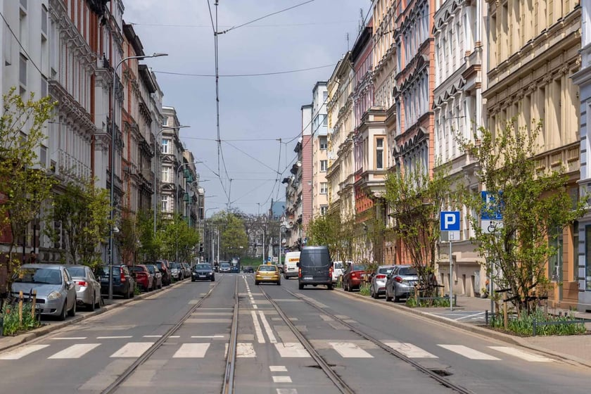 Zielone Nadodrze - zazieleniona ulica Bolesława Chrobrego we Wrocławiu