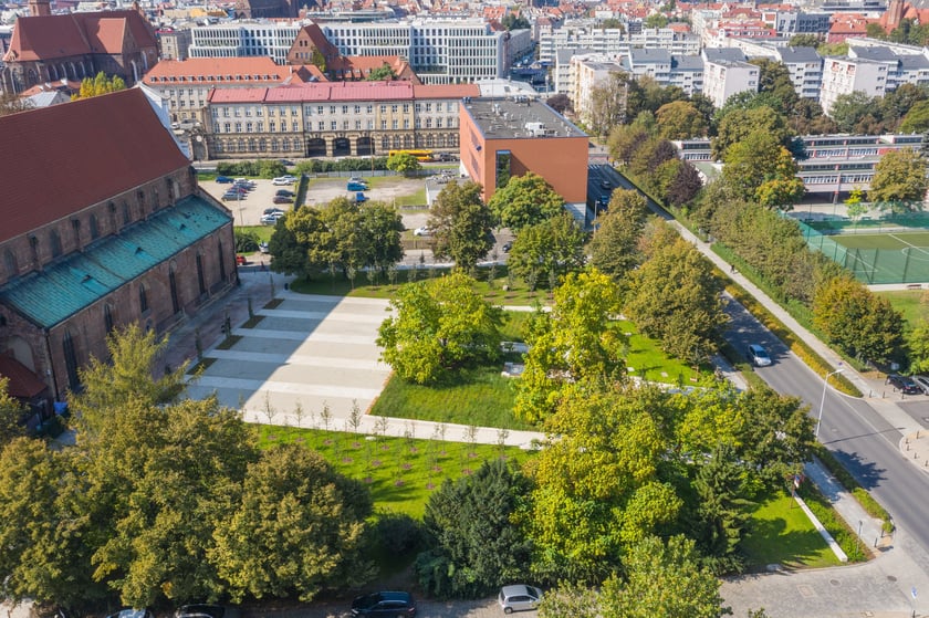 Skwer Wrocławianek przy ul. Bernardyńskiej