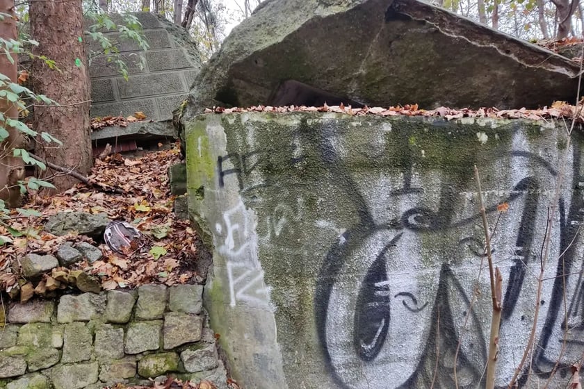Tak kiedyś wyglądały ruiny schronu przy ul. Skarbowców 52