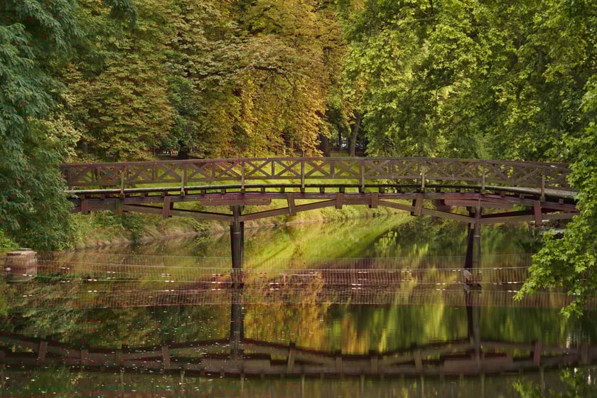 Kładka św. Antoniego nad miejską fosą w centrum Wrocławia