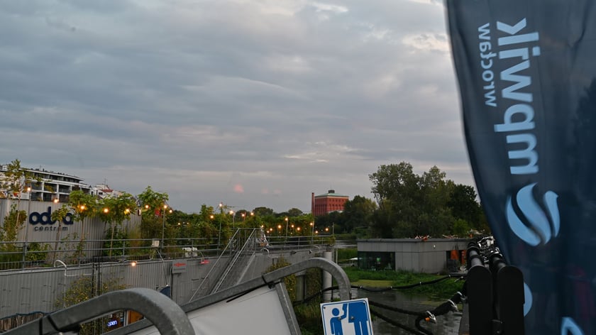 Dyskusja o gospodarowaniu wodą we Wrocławiu.