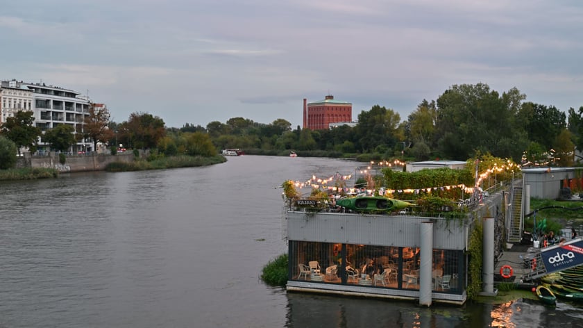 Dyskusja o gospodarowaniu wodą we Wrocławiu.