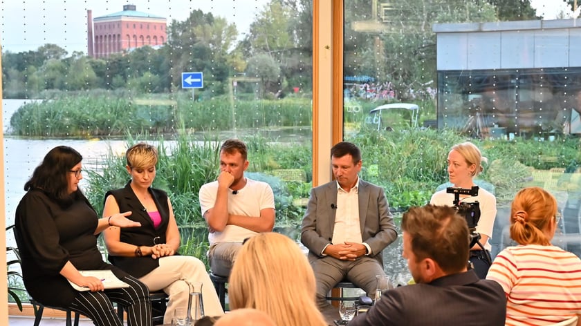 Dyskusja o gospodarowaniu wodą we Wrocławiu.