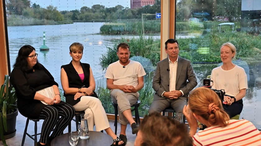 Dyskusja o gospodarowaniu wodą we Wrocławiu.