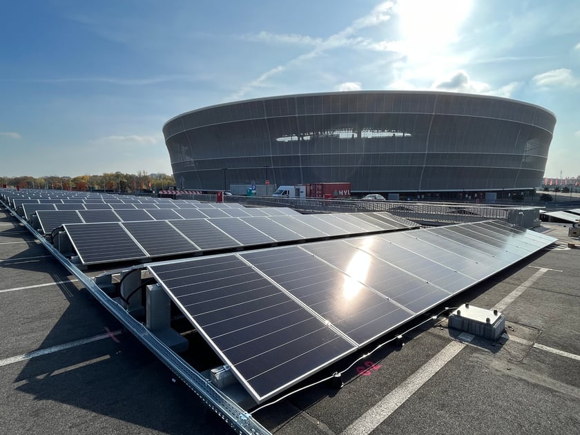 Panele fotowoltaiczne przy stadionie Tarczyński Arena