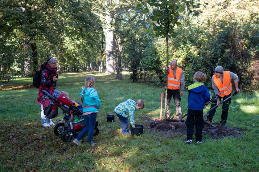 Uczestnicy pikniku WROśnij we WROcław
