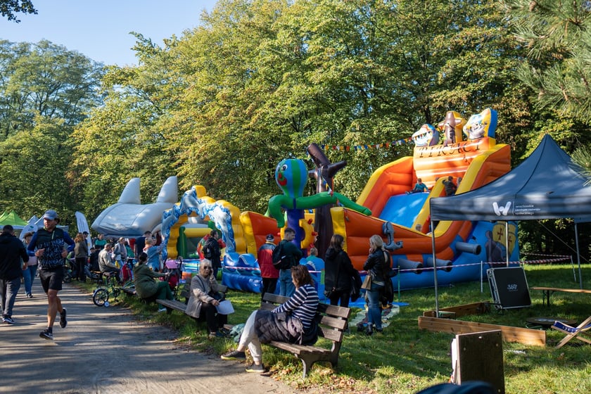 Uczestnicy pikniku WROśnij we WROcław