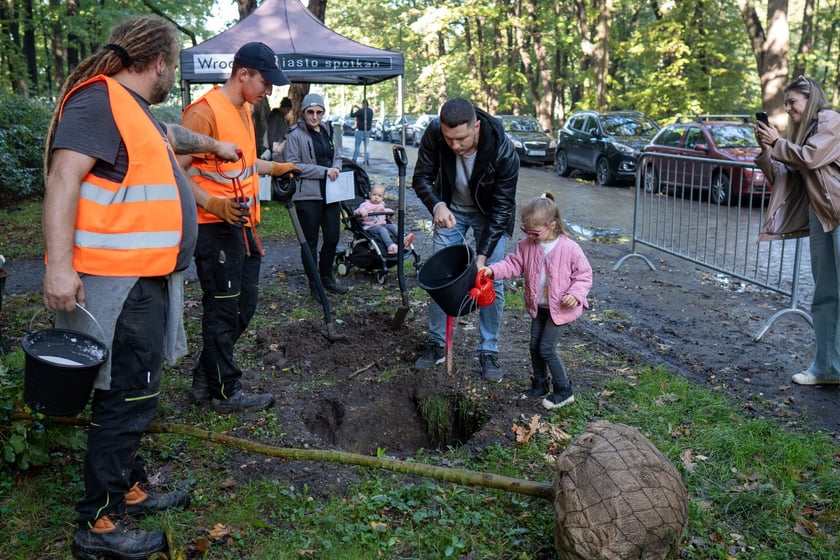 Uczestnicy pikniku WROśnij we WROcław