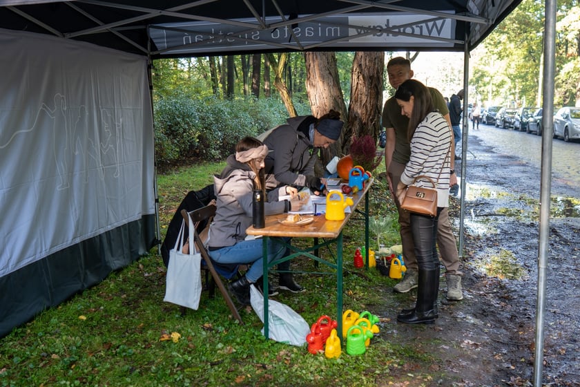 Uczestnicy pikniku WROśnij we WROcław