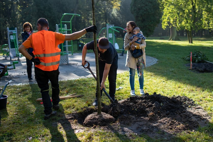 Uczestnicy pikniku WROśnij we WROcław