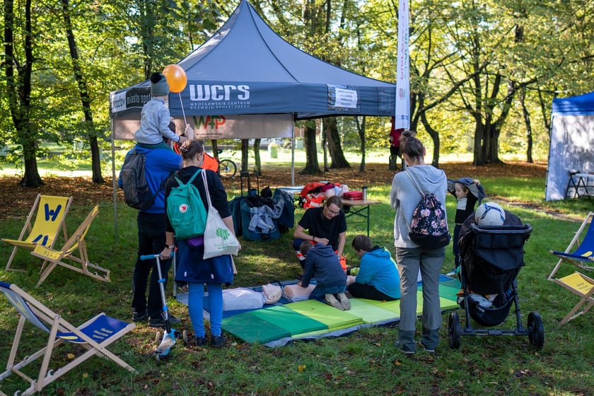 Uczestnicy pikniku WROśnij we WROcław