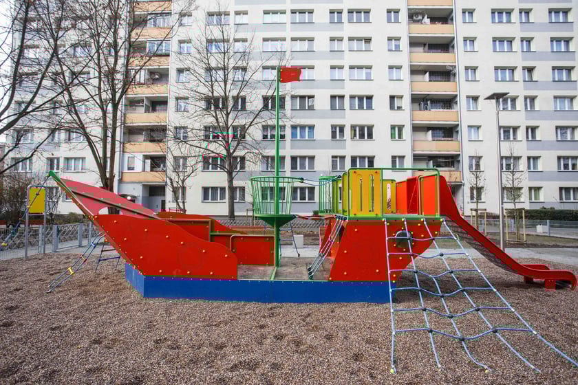 Nowy plac zabaw zbudowany na Sczepinie