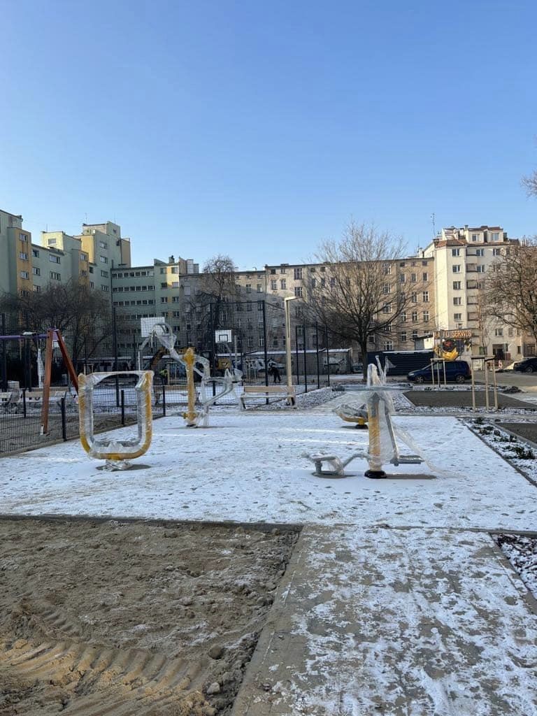Pierwsze efekty remontowanego podwórka w okolicy. pl. Grunwaldzkiego
