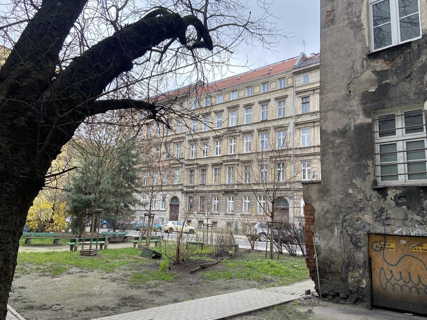 Skwer przy ul. Dąbrowskiego przed zmianami