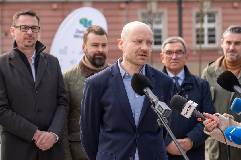 Sadzenie drzew na Nowym Targu, marzec 2024