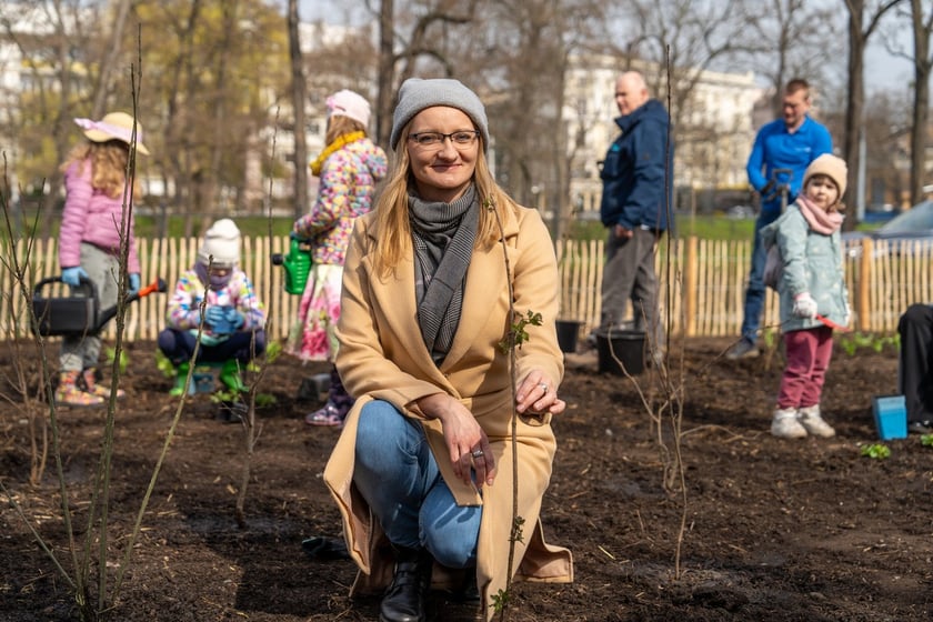 Sadzenie lasu kieszonkowego Miyawaki we Wrocławiu, 21.03.2024