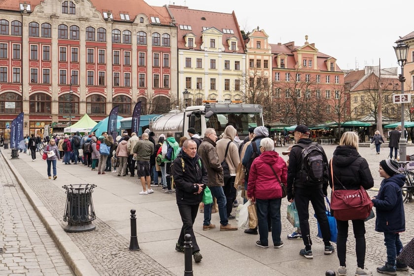 Międzynarodowy Dzień Wody i akcja MPWiK #Pijkran&oacute;wkę&nbsp;na placu Solnym (22 marca)