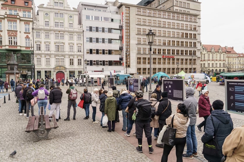 Międzynarodowy Dzień Wody i akcja MPWiK #Pijkran&oacute;wkę&nbsp;na placu Solnym (22 marca)