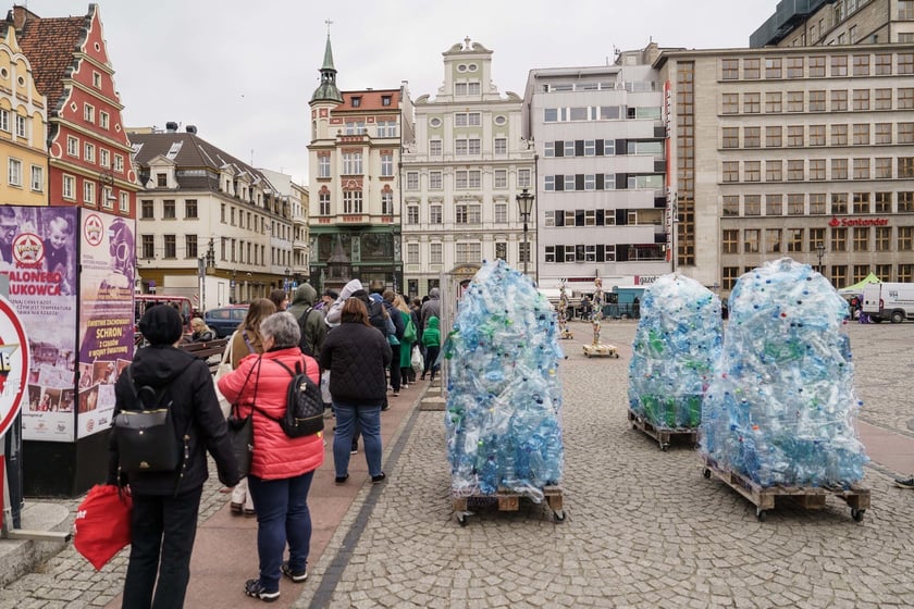Międzynarodowy Dzień Wody i akcja MPWiK #Pijkran&oacute;wkę&nbsp;na placu Solnym (22 marca)